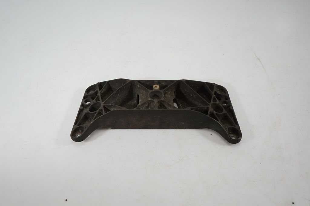 Gearbox mounting bracket (5)