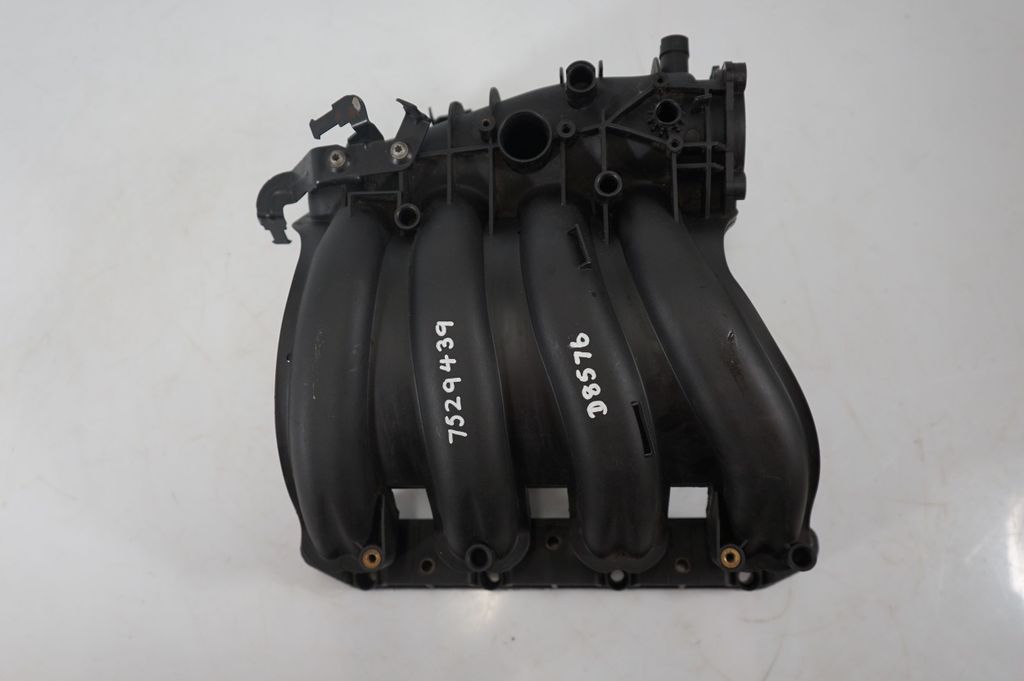Intake manifold (6)
