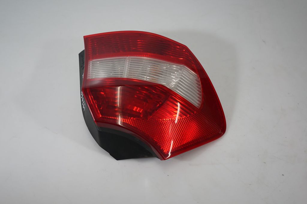 Rear/tail lights (3)