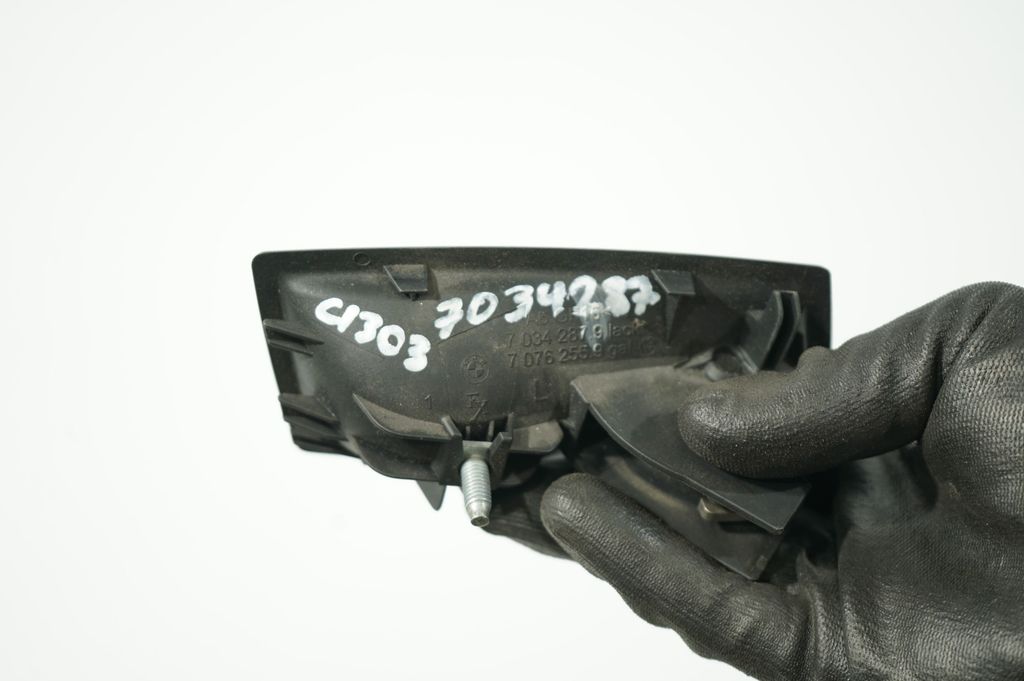 Rear door interior handle (8)
