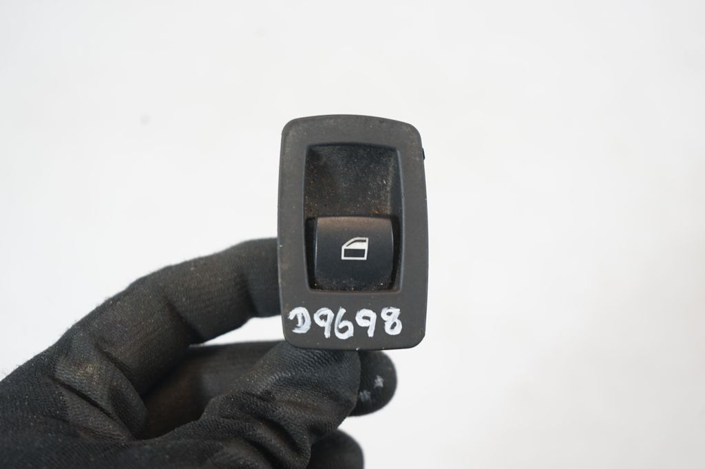 Electric window control switch (7)