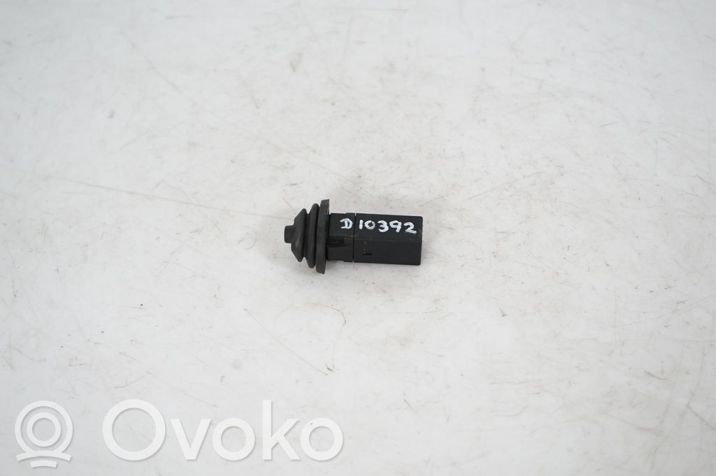 Fuel tank cap lock (5)