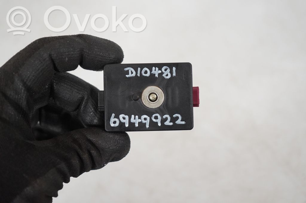 Aerial antenna amplifier (10)