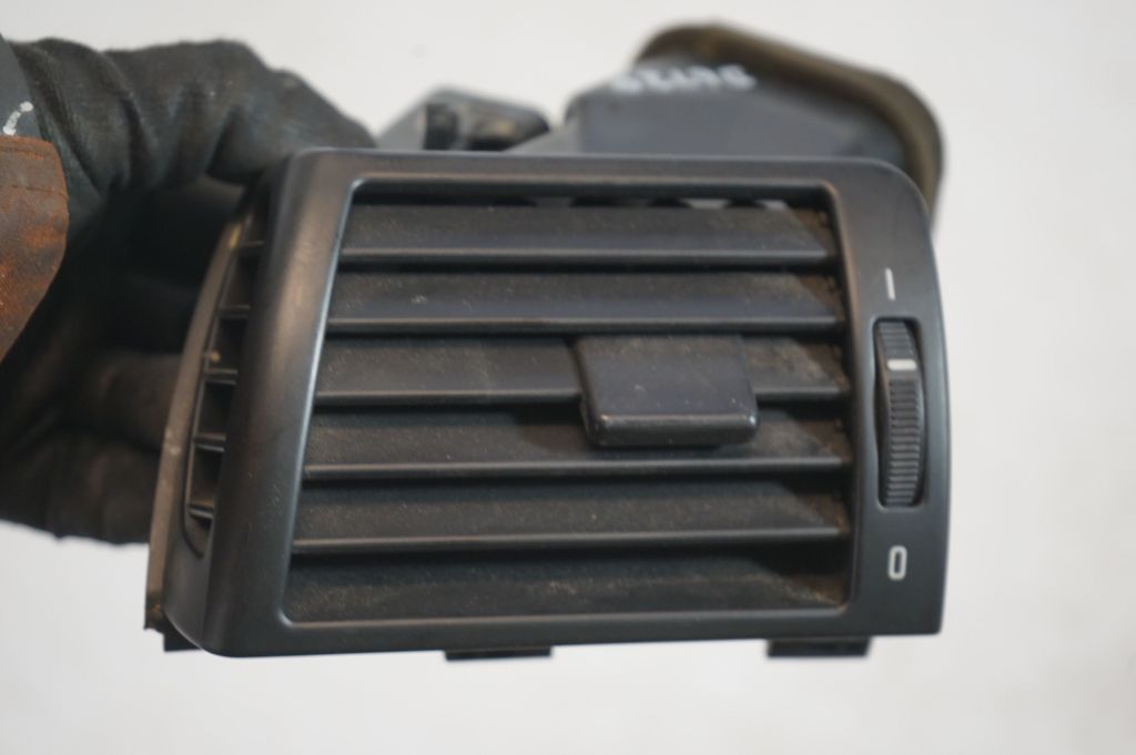 Dashboard side air vent grill/cover trim (7)