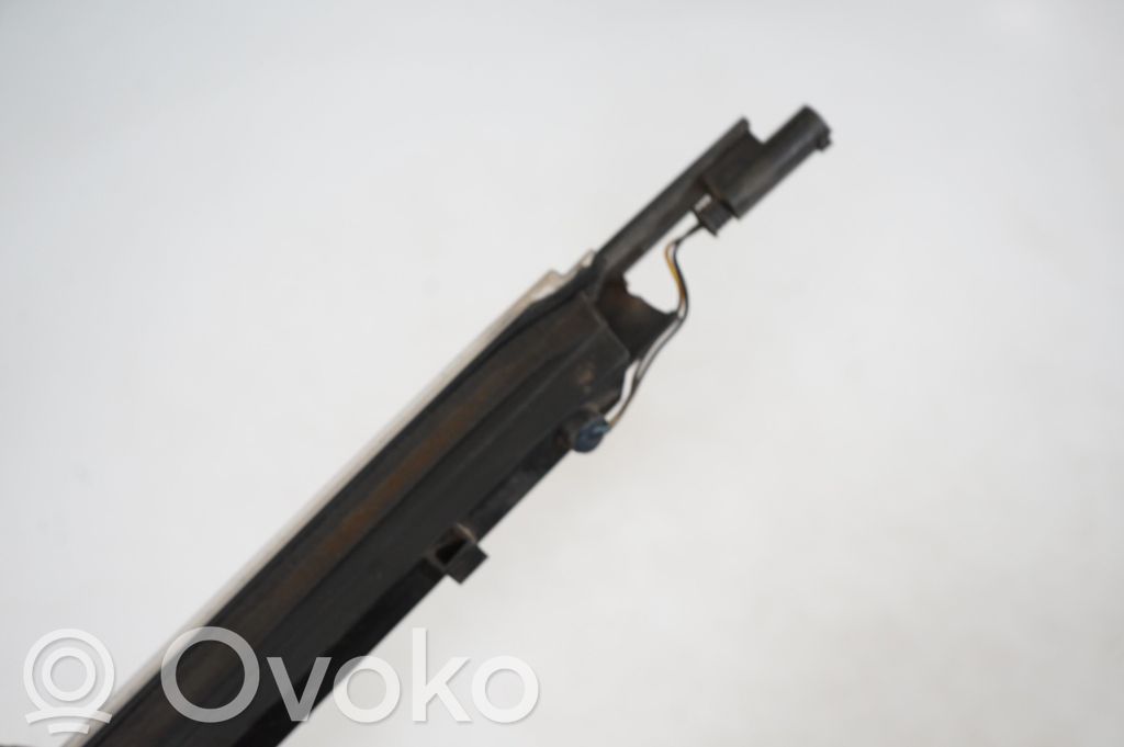 Third/center stoplight (6)