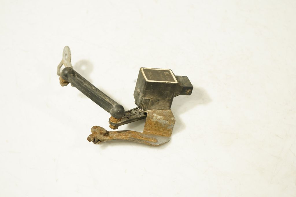 Headlight/headlamp level sensor (2)