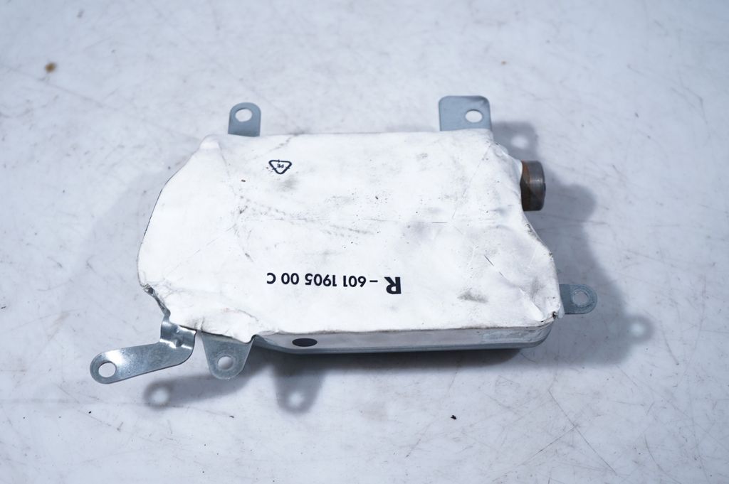 Front door airbag (6)