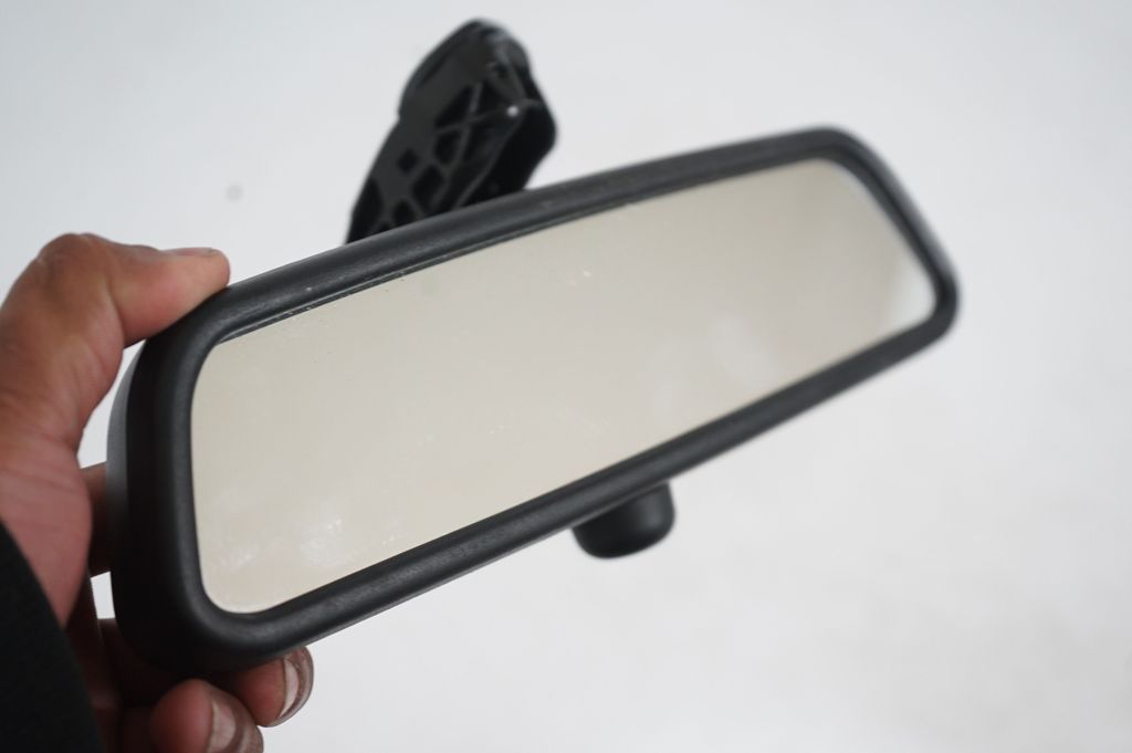 Rear view mirror (interior) (6)