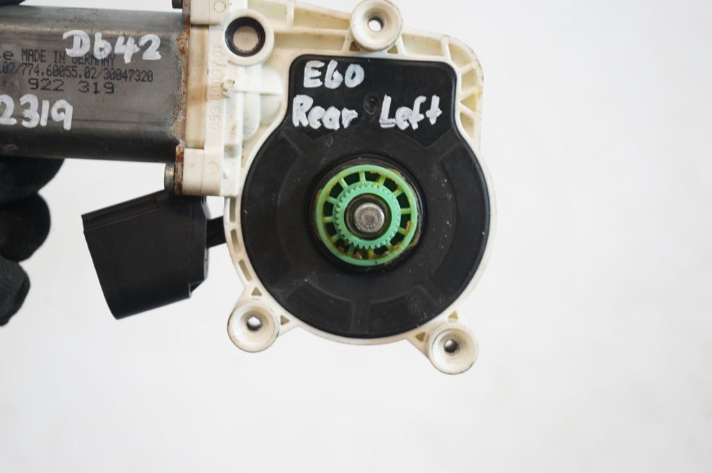 Rear door window regulator motor (6)
