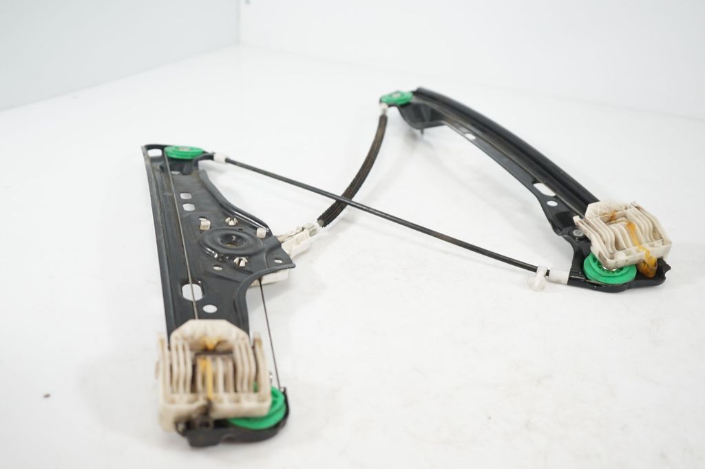 Front door window regulator with motor (6)