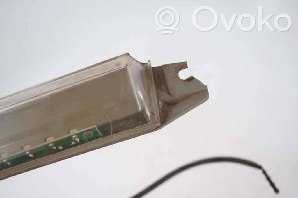 Third/center stoplight (8)