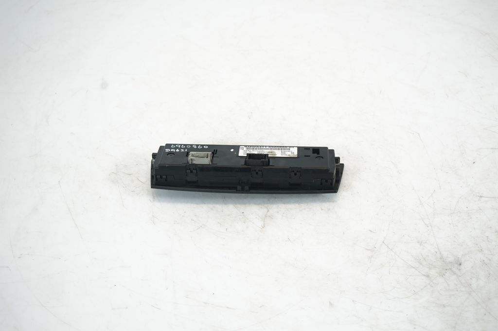 Climate control unit (5)