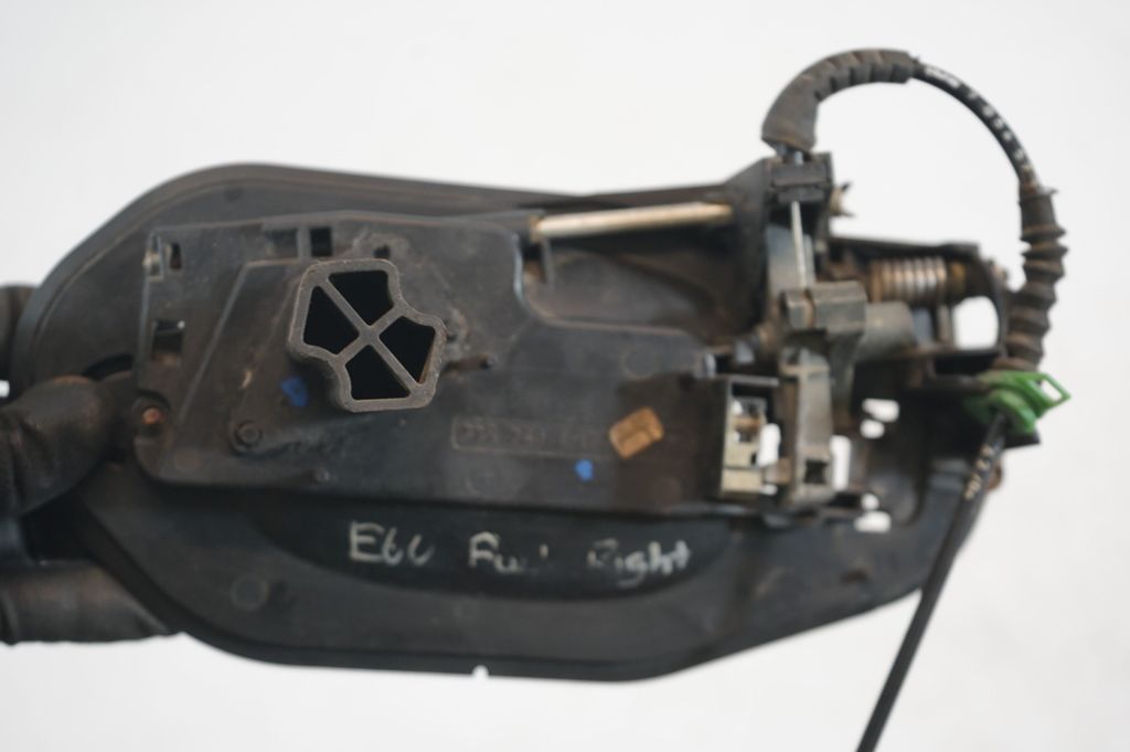 Rear door exterior handle (6)