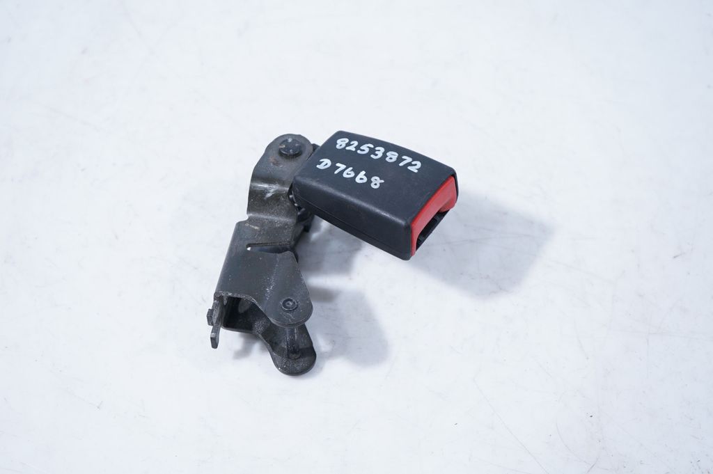 Rear seatbelt buckle (5)