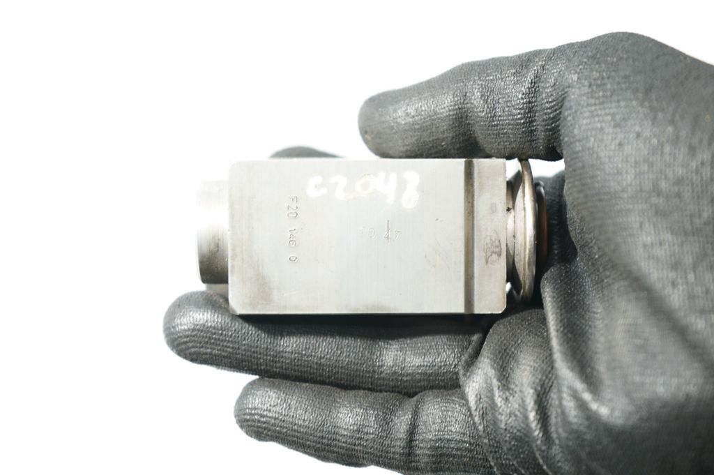 Air conditioning (A/C) expansion valve (10)