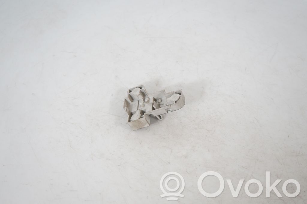 Tail light bulb cover holder (5)