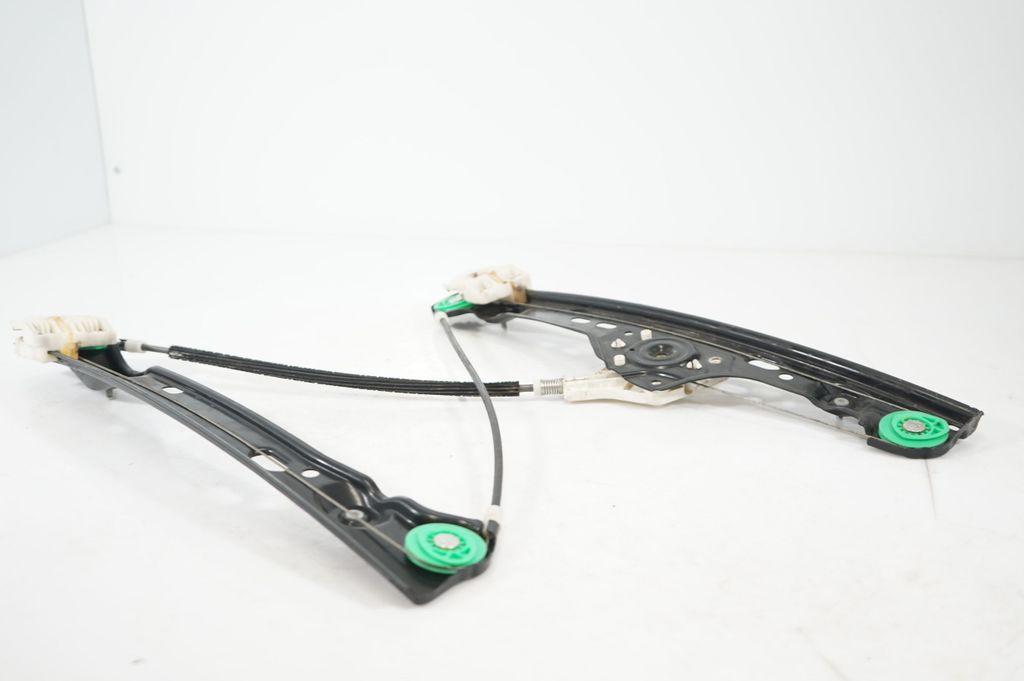 Front door window regulator with motor (7)