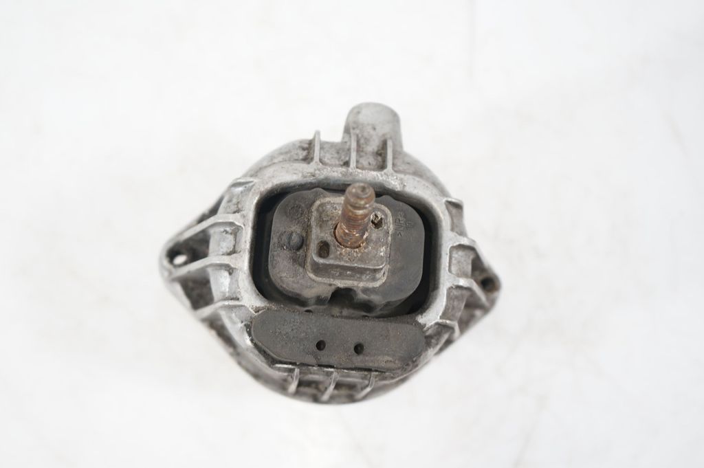 Engine mount bracket (7)