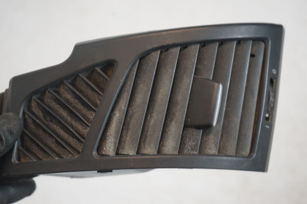 Dashboard side air vent grill/cover trim (9)