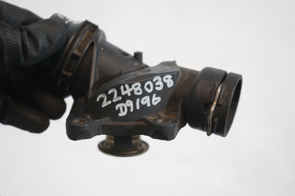 Thermostat/thermostat housing (9)