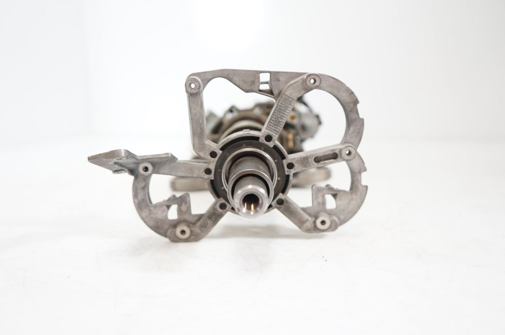 Steering wheel axle (8)