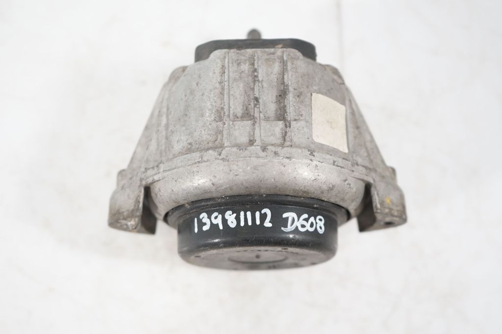 Engine mount bracket (8)