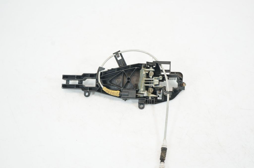 Rear door exterior handle/bracket (5)