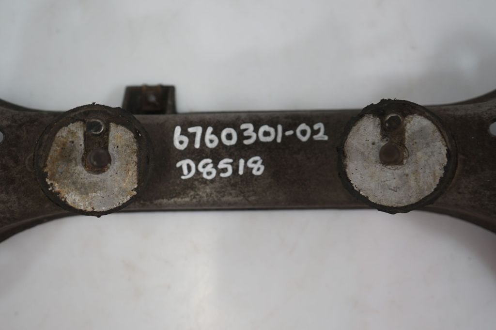 Gearbox mounting bracket (7)