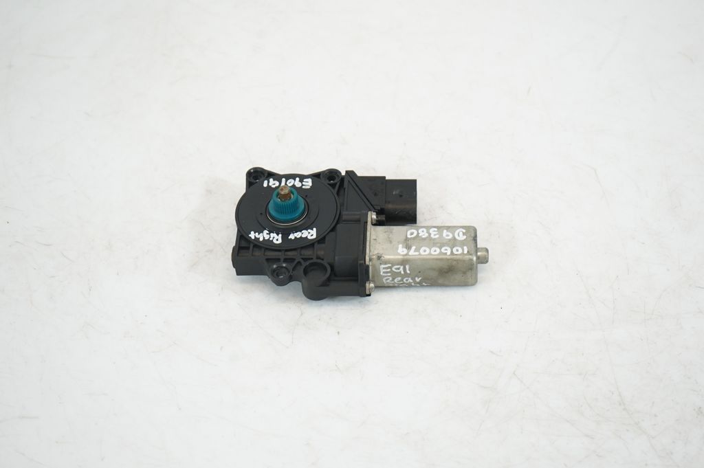 Rear door window regulator with motor (3)