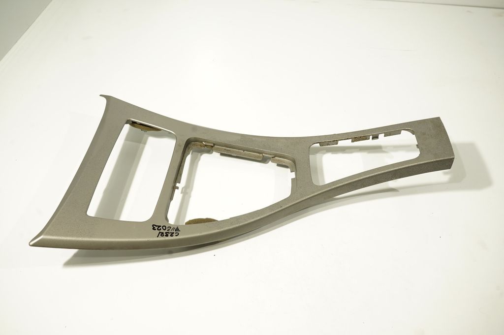 Gear shifter surround trim plastic (2)