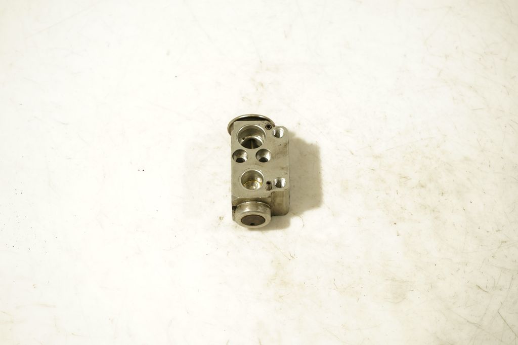 Air conditioning (A/C) expansion valve (4)
