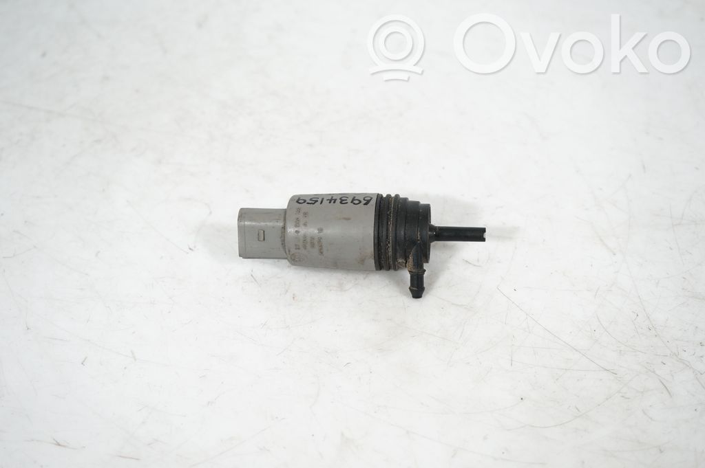 Windscreen/windshield washer pump (3)