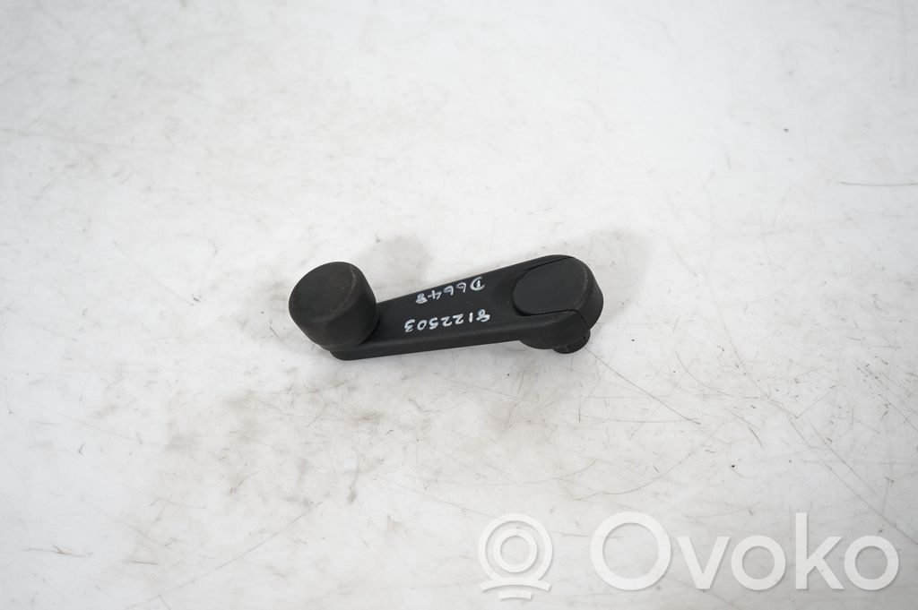 Rear door window winding handle (3)