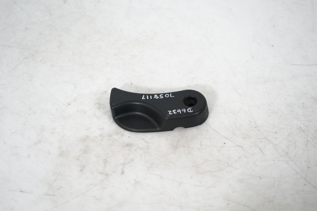 Engine bonnet (hood) release handle (3)