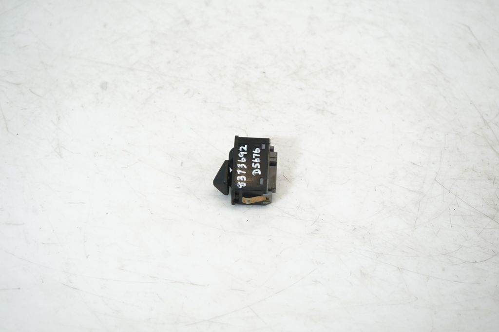 Wing mirror switch (2)