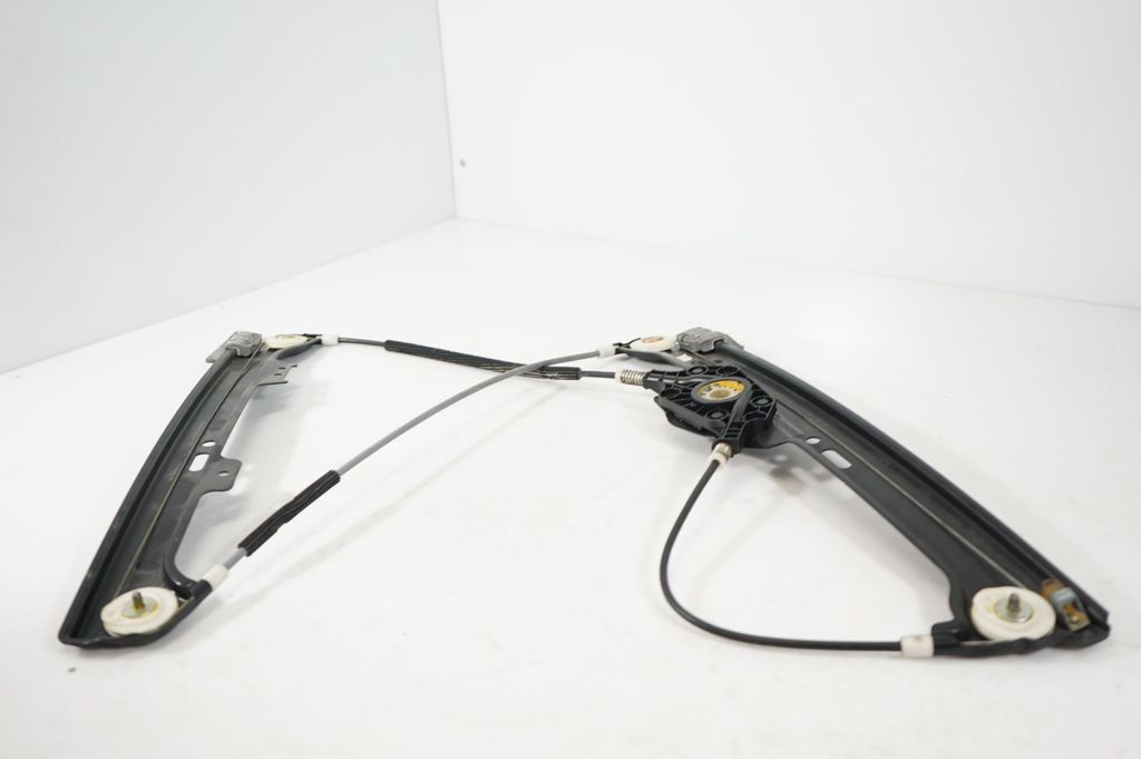 Front door window regulator with motor (6)