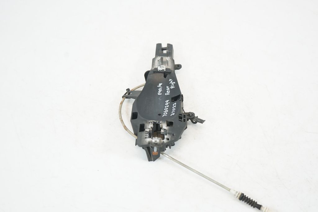 Rear door exterior handle/bracket (4)