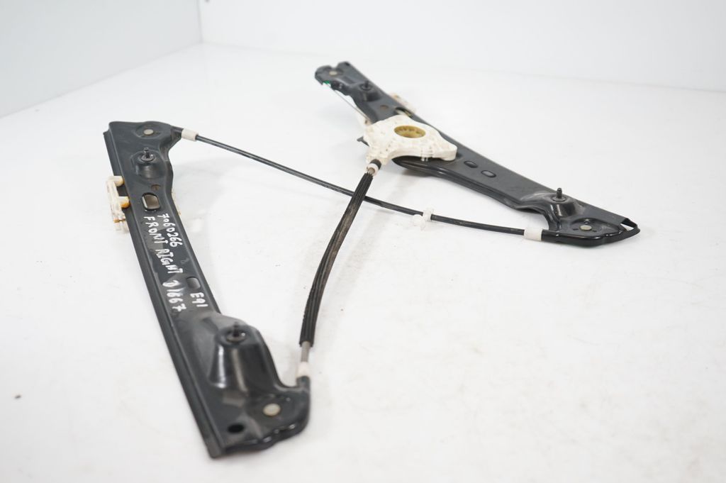 Front door window regulator with motor (6)