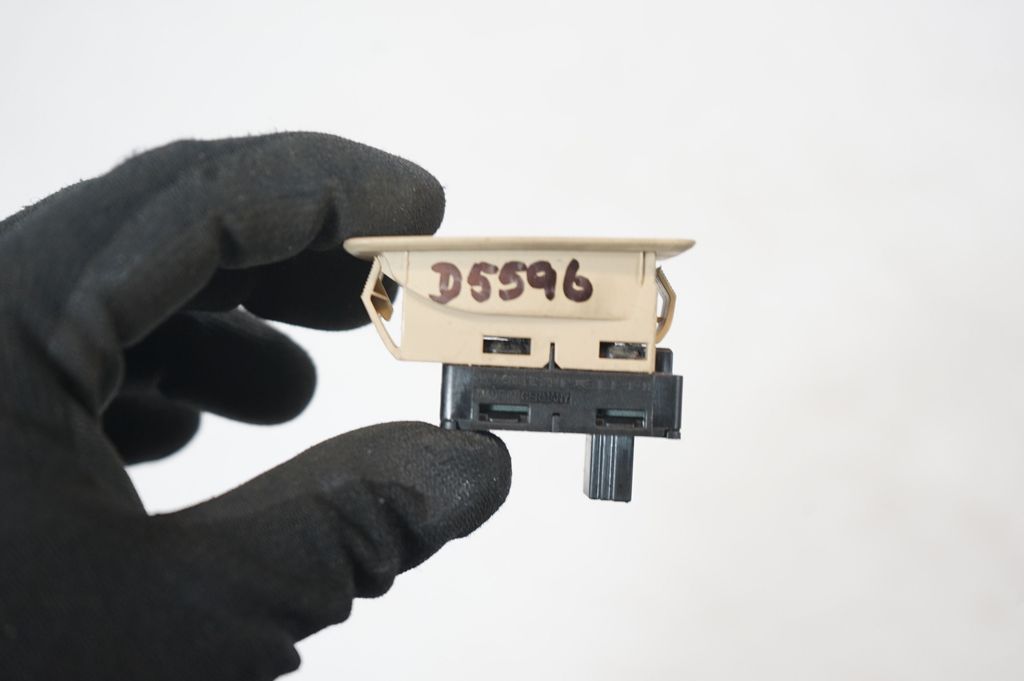 Electric window control switch (8)