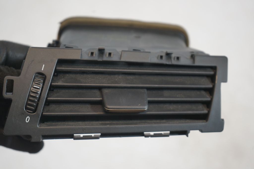 Dashboard side air vent grill/cover trim (7)