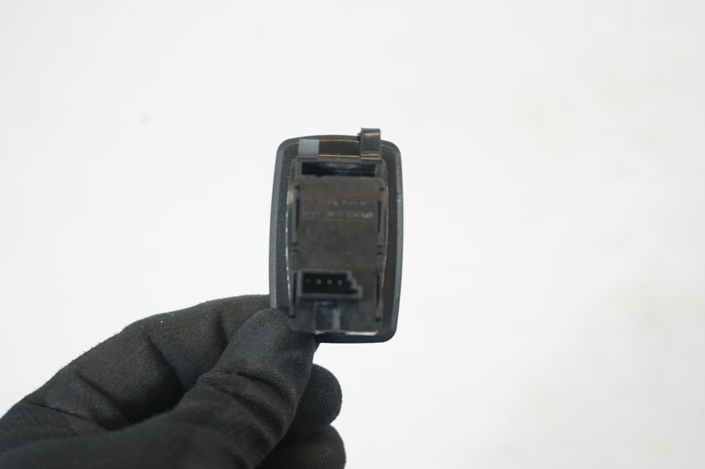 Electric window control switch (7)