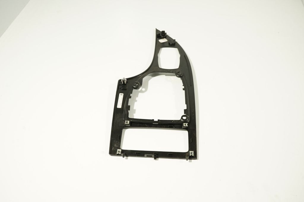 Gear shifter surround trim plastic (6)