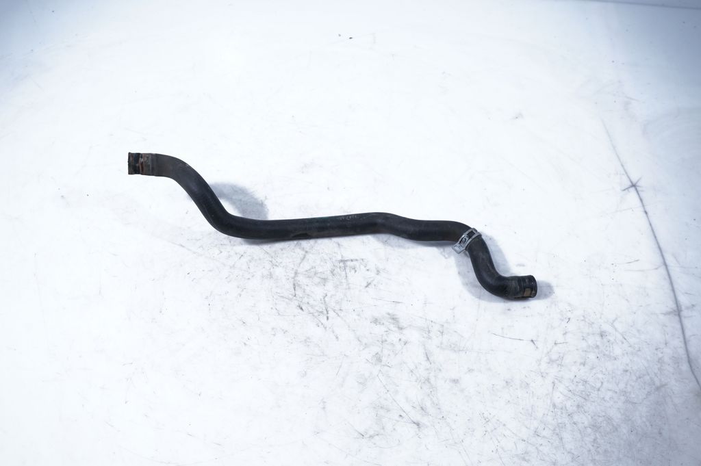 Engine coolant pipe/hose (5)