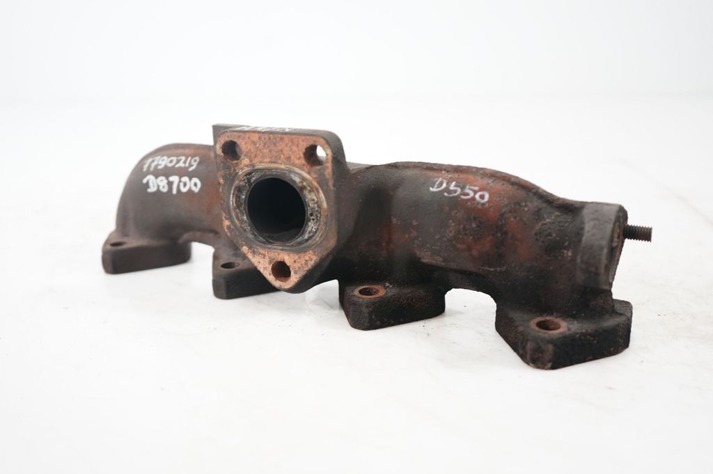 Exhaust manifold (6)