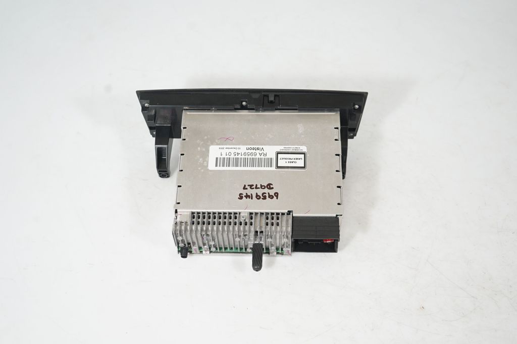 Radio/CD/DVD/GPS head unit (3)