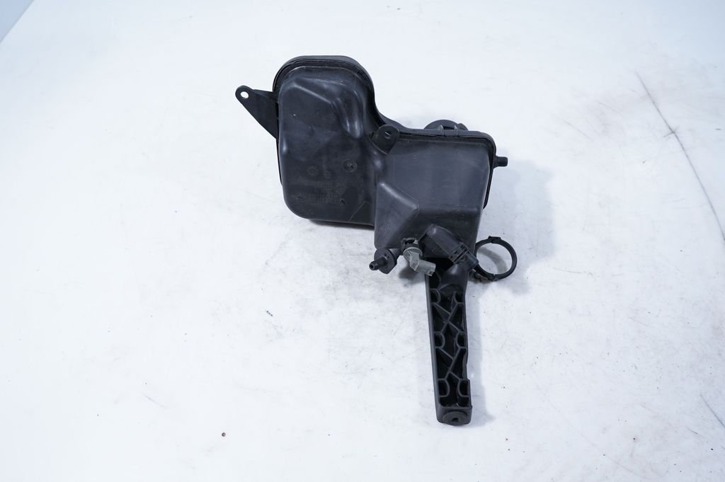 Coolant expansion tank/reservoir