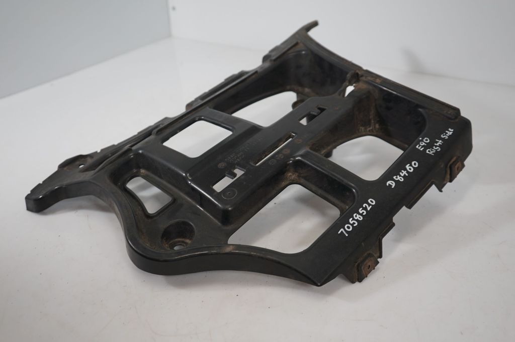 Rear bumper mounting bracket (7)