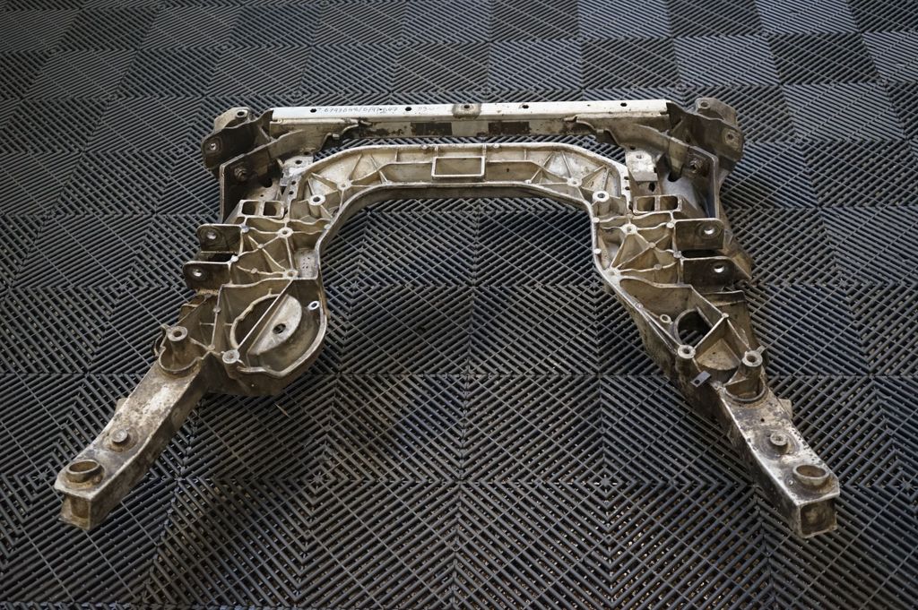Front subframe (5)