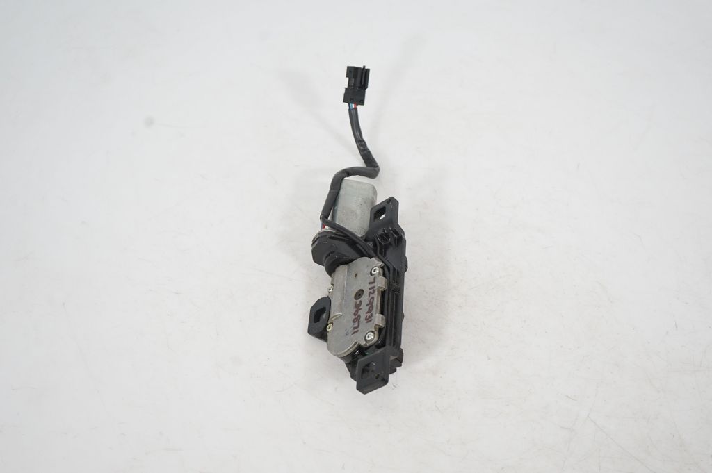 Tailgate/trunk/boot lift motor (2)