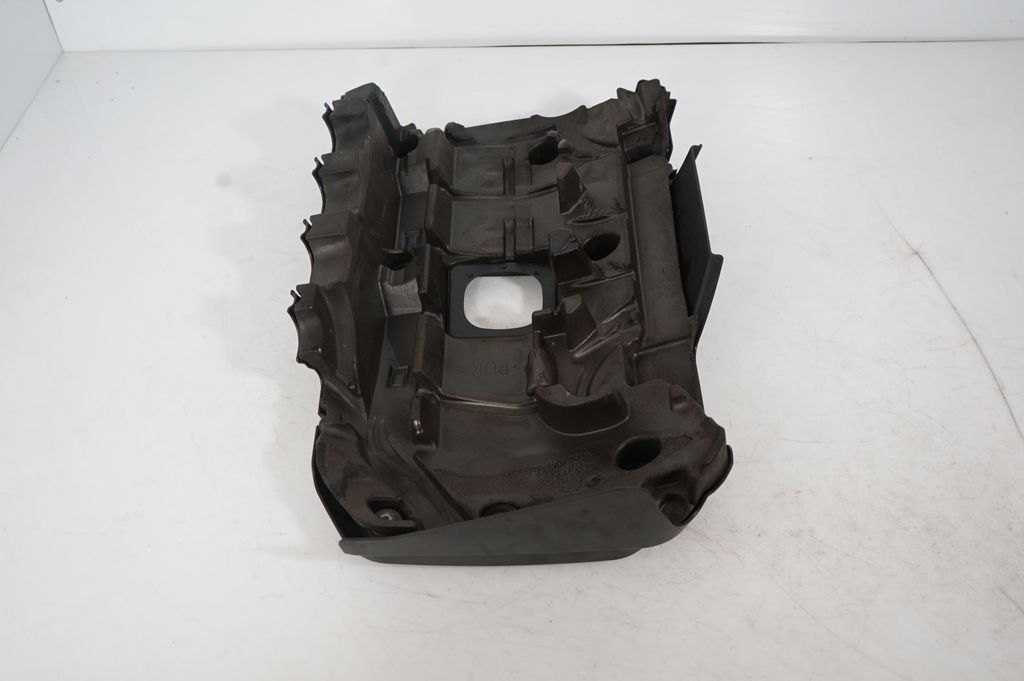 Engine cover (trim) (5)